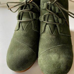 Toms Hyde Vetiver Grey Suede Wedge Booties